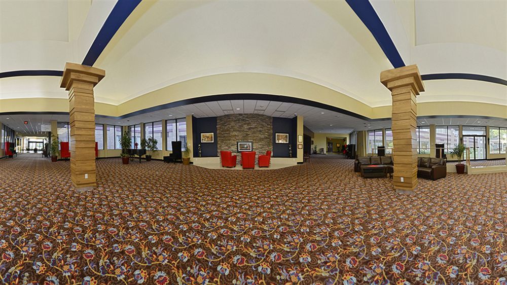 Causeway Bay Hotel Ленсинг Экстерьер фото