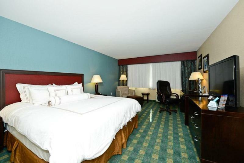 Causeway Bay Hotel Ленсинг Экстерьер фото